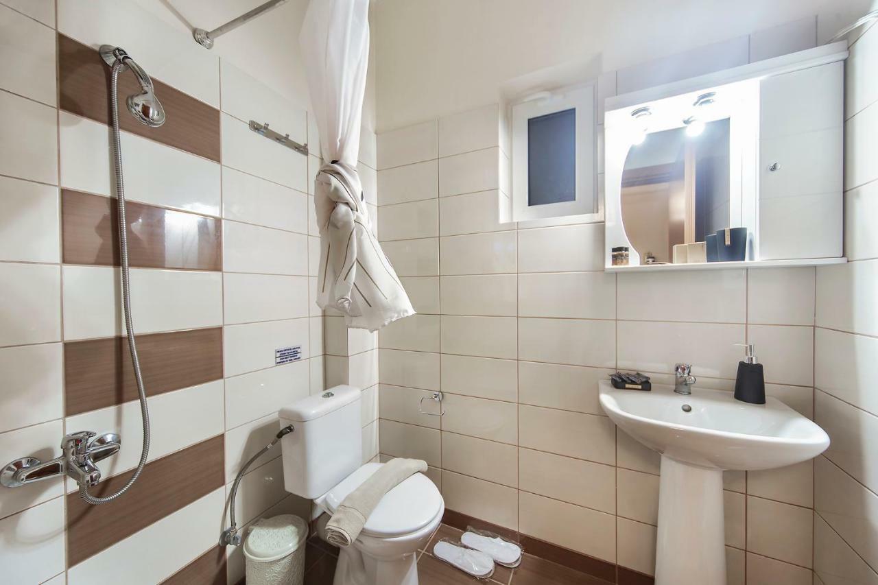 Omega Comfy Apartments 阿尔米里达 外观 照片